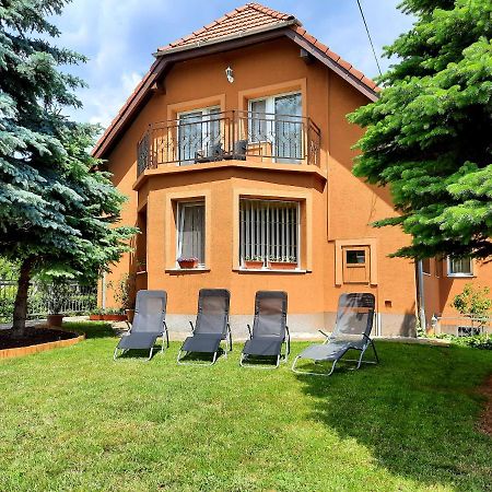 Harmonia Vendeghaz Apartment Balatonalmadi Bagian luar foto
