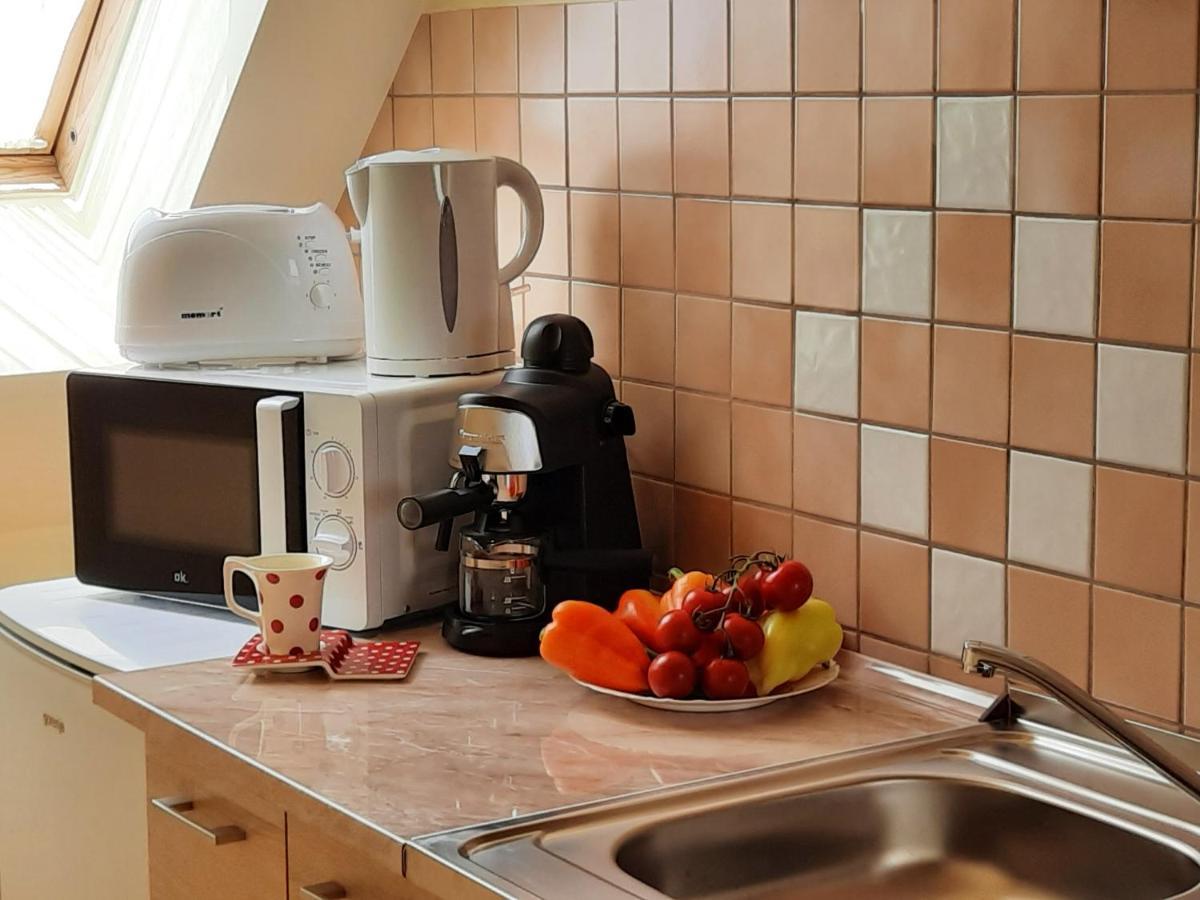 Harmonia Vendeghaz Apartment Balatonalmadi Bagian luar foto