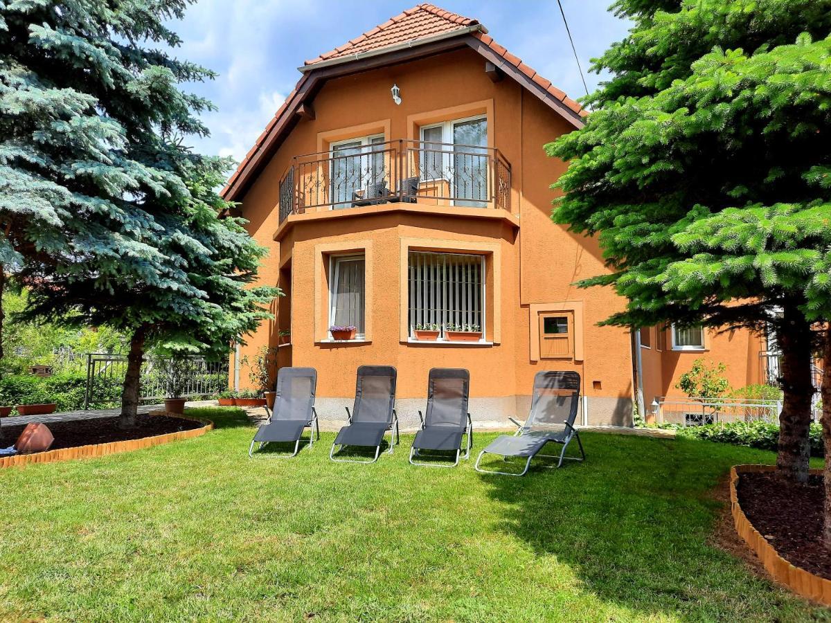 Harmonia Vendeghaz Apartment Balatonalmadi Bagian luar foto