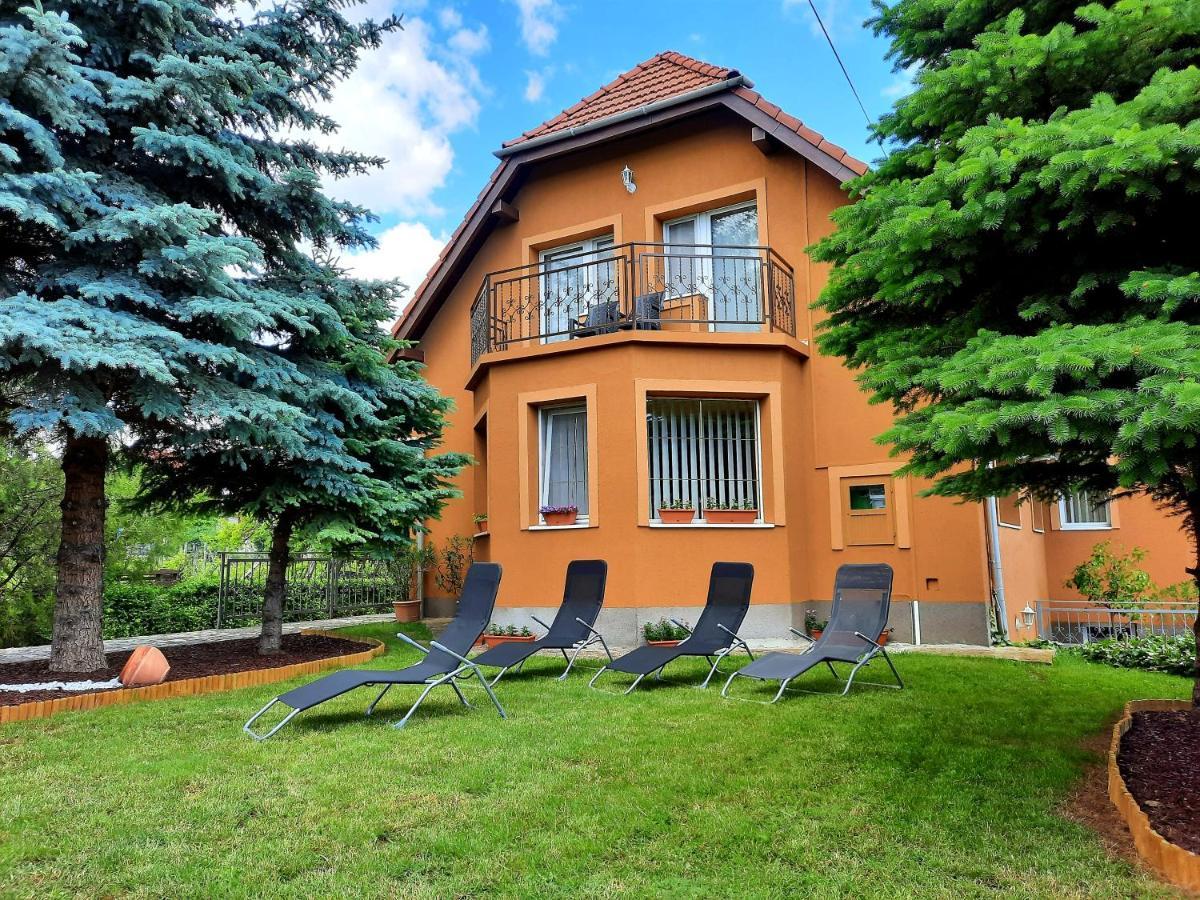 Harmonia Vendeghaz Apartment Balatonalmadi Bagian luar foto