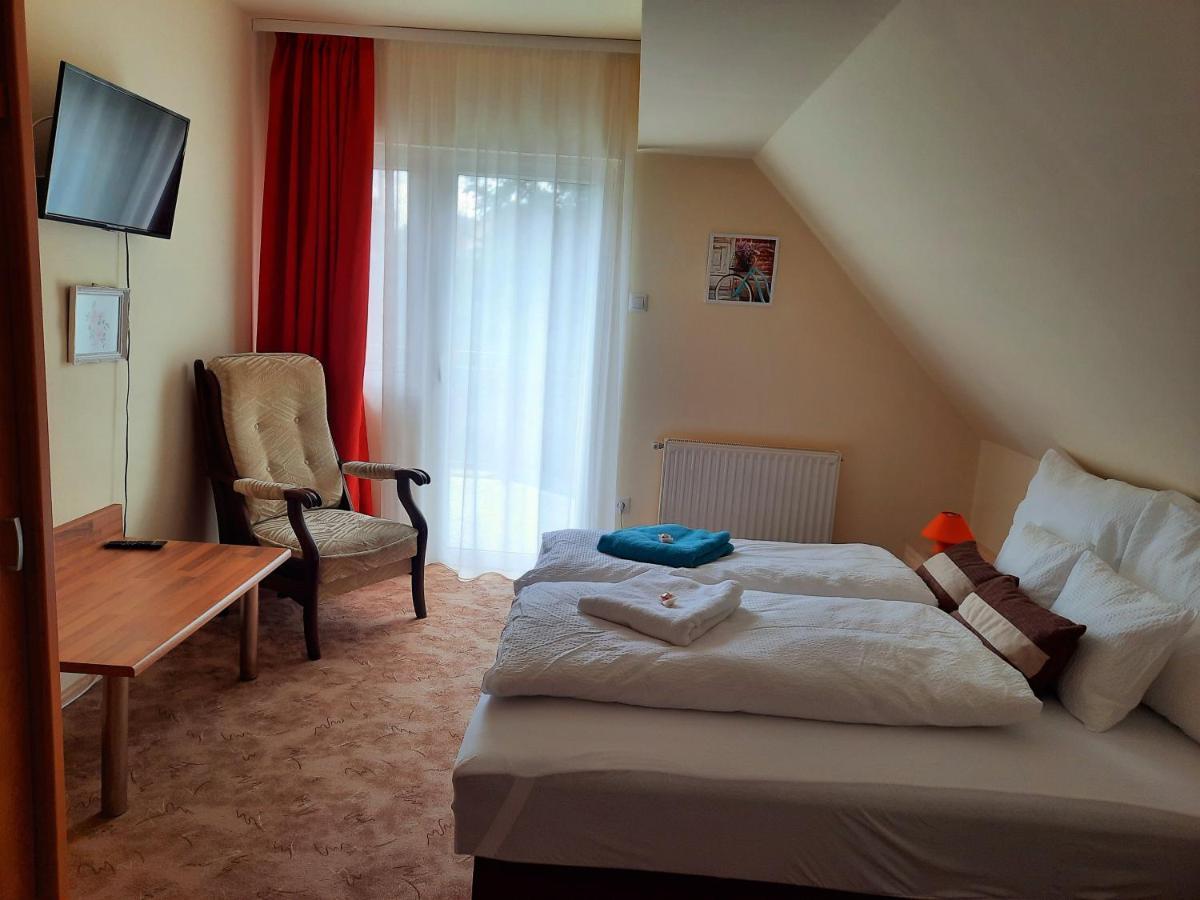 Harmonia Vendeghaz Apartment Balatonalmadi Bagian luar foto