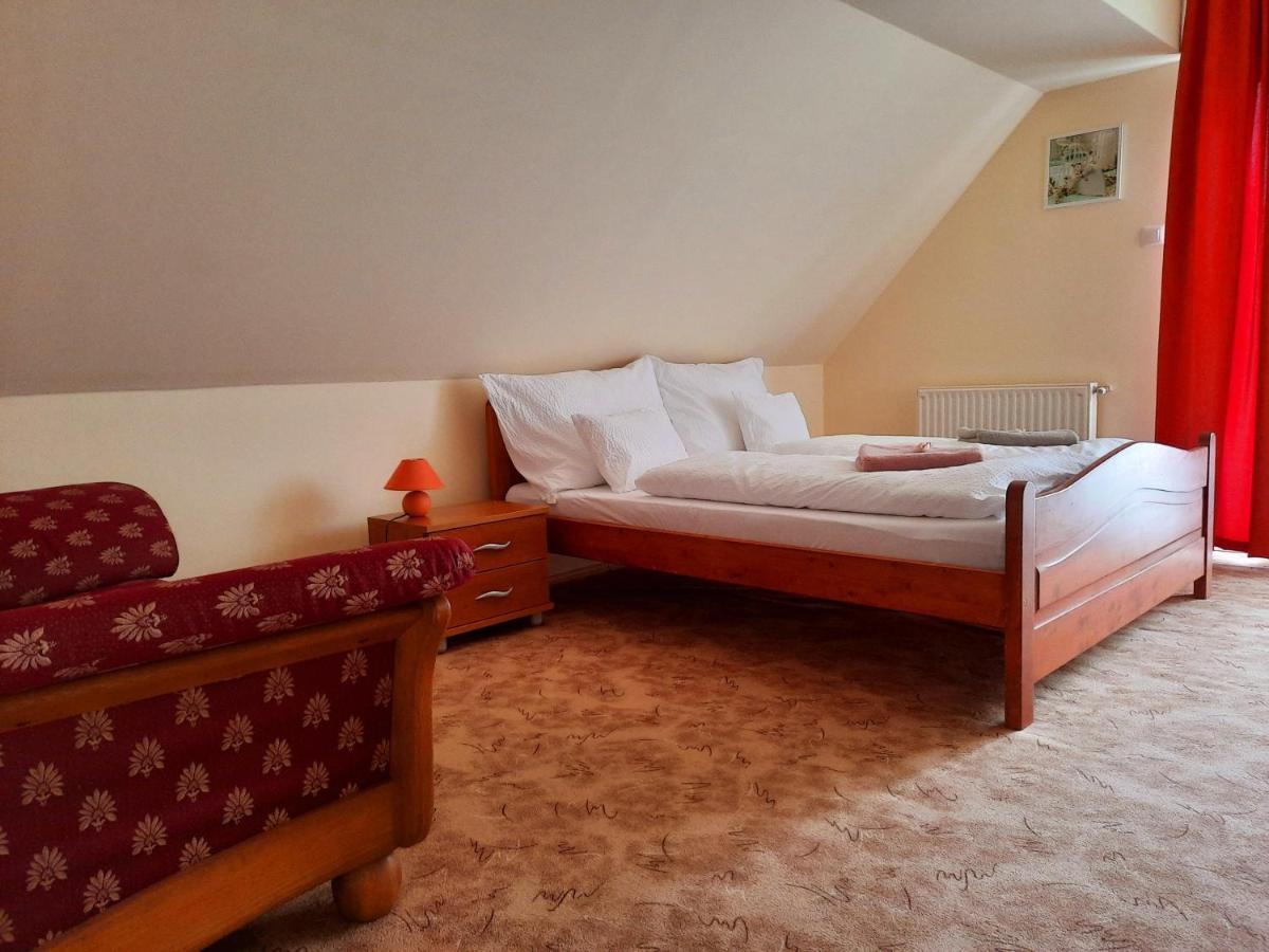 Harmonia Vendeghaz Apartment Balatonalmadi Bagian luar foto
